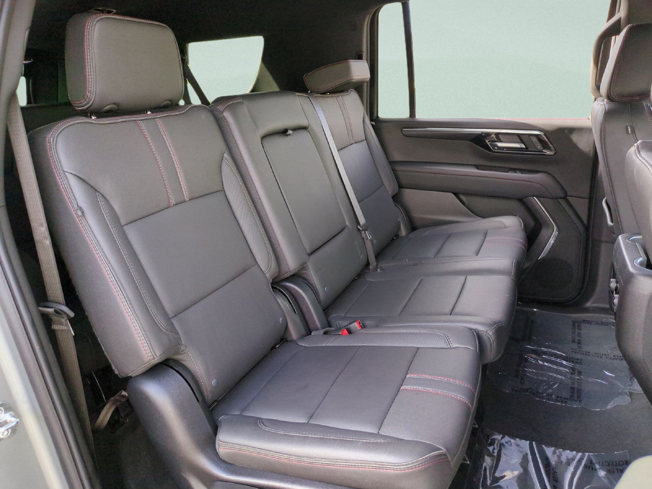 Used 2026 Chevrolet Suburban RST RWD image 25