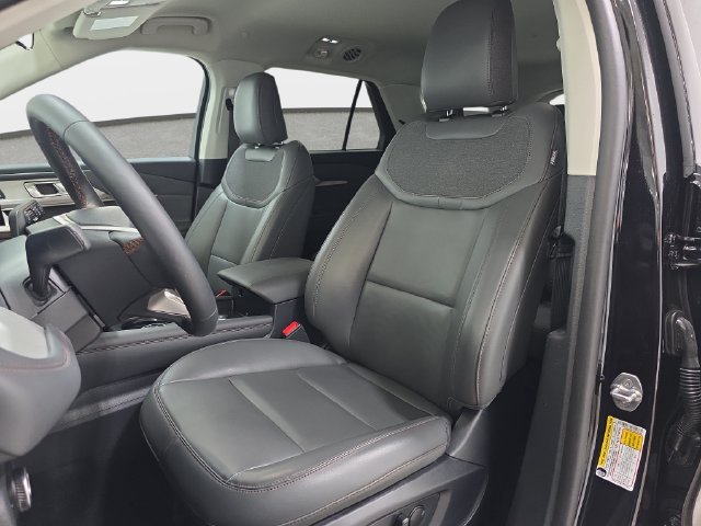 Used 2026 Ford Explorer Active w/ Active Comfort Package AWD/4WD image 14