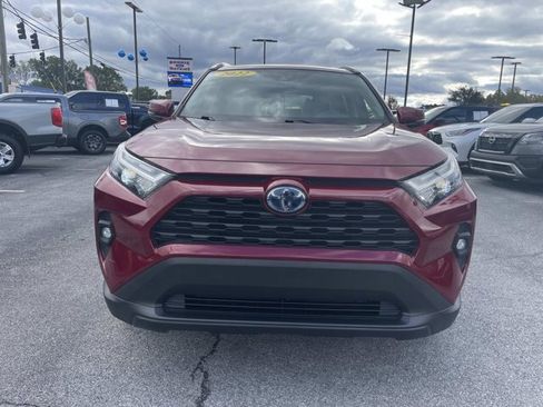 Used 2022 Toyota RAV4 XLE Premium image 10