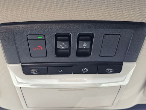 New 2026 Nissan Pathfinder Platinum AWD/4WD image 17