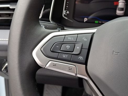 Certified 2025 Volkswagen Jetta SEL image 23