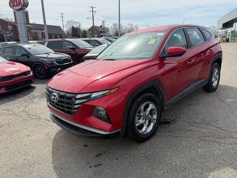 Used 2022 Hyundai Tucson SE image 3