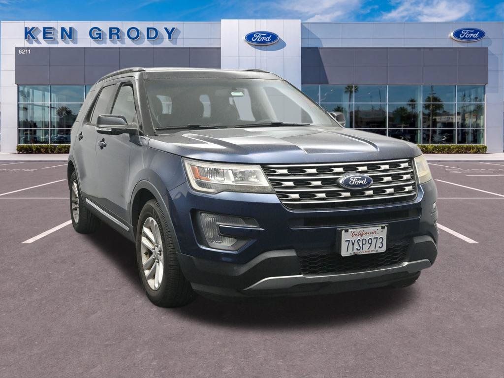 Used 2017 Ford Explorer XLT w/ Equipment Group 201A FWD image 18