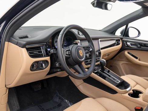Certified 2022 Porsche Macan S image 4