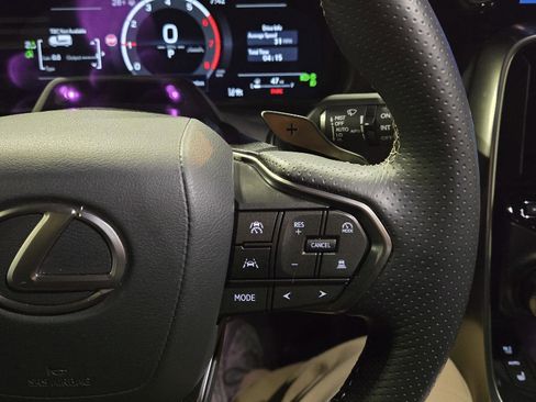 Used 2025 Lexus LX 700h F Sport image 29