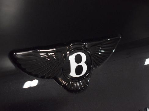 New 2025 Bentley Bentayga AWD/4WD image 15