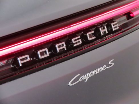Certified 2026 Porsche Cayenne S AWD/4WD image 12