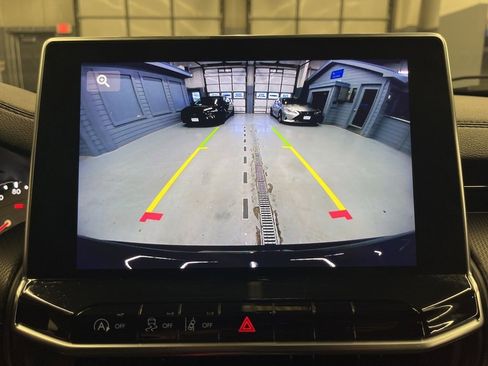 Used 2022 Jeep Compass Latitude image 19