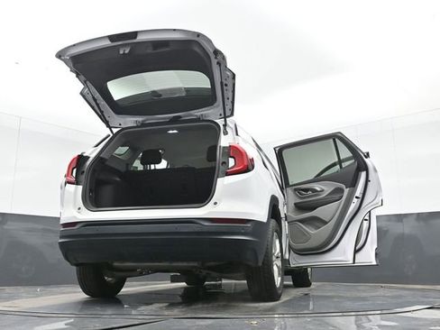 Used 2022 GMC Terrain SLE w/ LPO, Floor Liner Package image 41