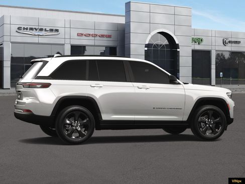 New 2025 Jeep Grand Cherokee Altitude image 15