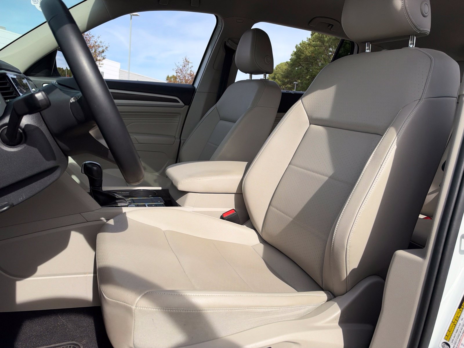 Used 2023 Volkswagen Atlas SE w/ Black Wheel Package FWD image 25