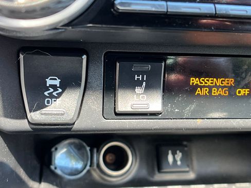 Used 2019 Toyota RAV4 XLE w/ Convenience Package AWD/4WD image 30