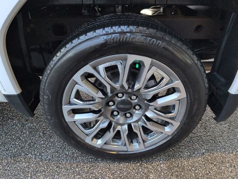 Used 2025 GMC Sierra 1500 Denali Ultimate image 6