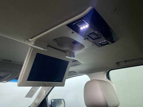 Used 2019 Chevrolet Suburban LT w/ LT Signature Package AWD/4WD image 19
