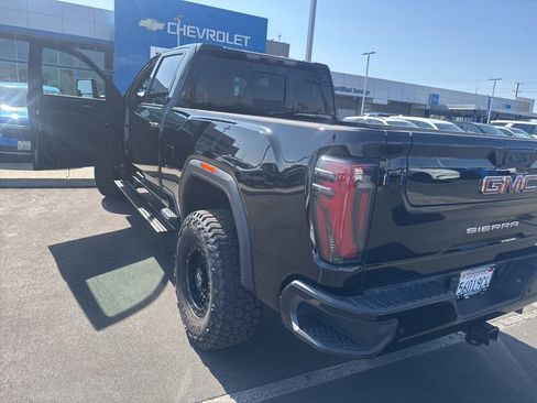 Certified 2025 GMC Sierra 2500 AT4 w/ AT4 Premium Plus Package AWD/4WD image 12