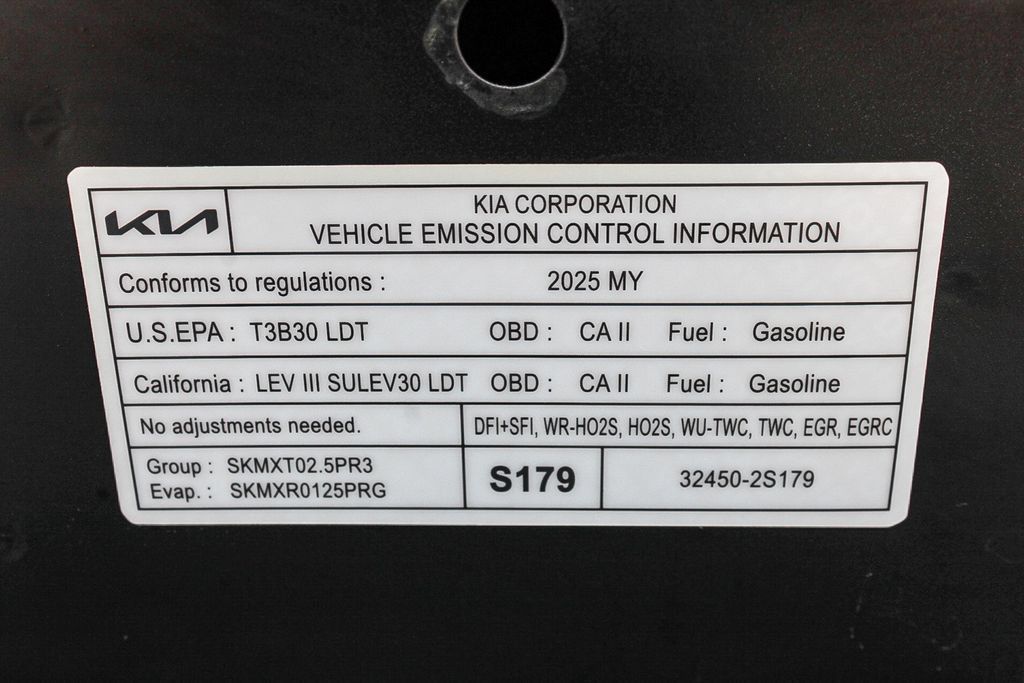 Used 2025 Kia Sportage EX FWD image 28