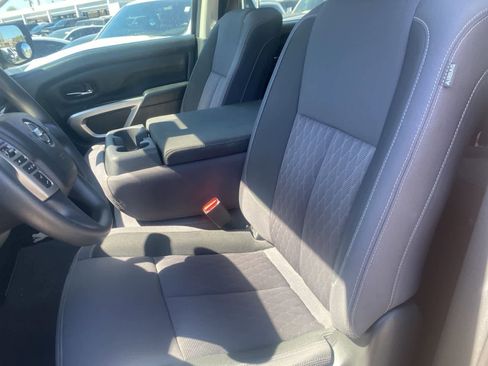 Used 2021 Nissan Titan SV w/ Accessory Utility Package image 11