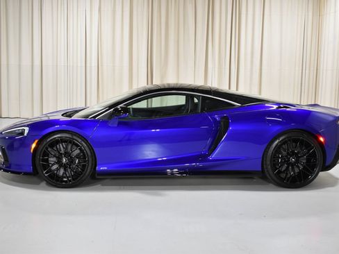 New 2025 McLaren GTS RWD image 2