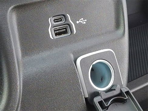 Used 2025 RAM ProMaster 2500 w/ Convenience Group image 22