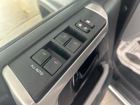 Used 2011 Toyota 4Runner SR5 w/ Convenience Pkg AWD/4WD image 9