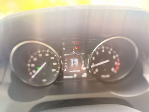 Used 2018 Land Rover Range Rover Evoque SE image 16