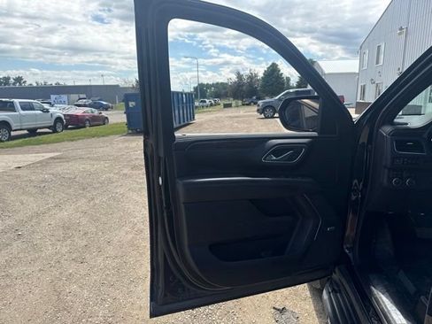 Used 2022 Chevrolet Suburban LT AWD/4WD image 23