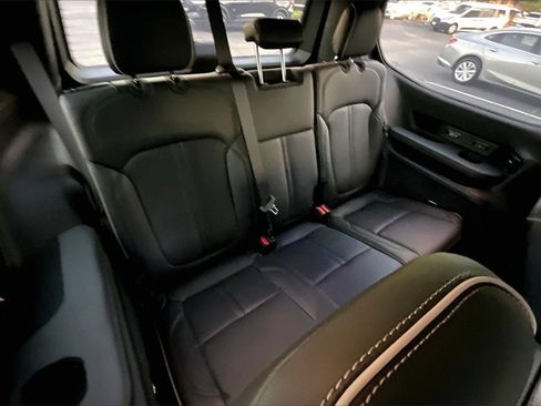 Used 2023 Jeep Grand Wagoneer Series II image 16