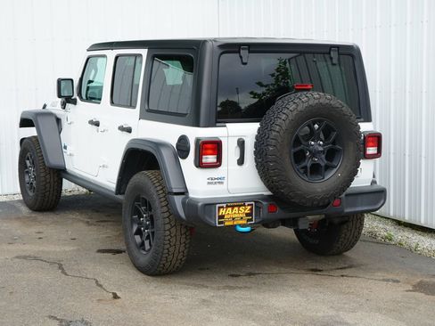 Used 2024 Jeep Wrangler Unlimited AWD/4WD image 4