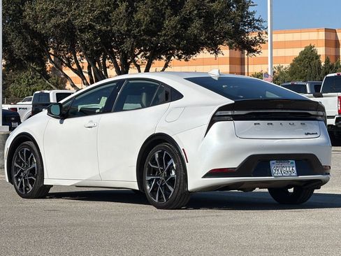 Used 2024 Toyota Prius Prime FWD image 6