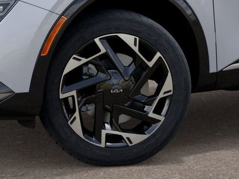 Used 2025 Kia Sportage SX image 9