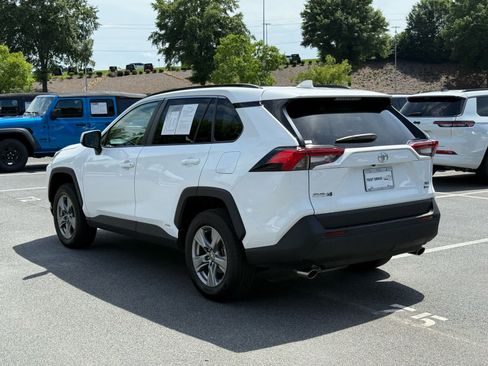 Used 2025 Toyota RAV4 XLE AWD/4WD image 3
