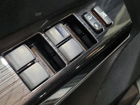 Used 2018 Toyota RAV4 Limited w/ All Weather Liner Package image 27