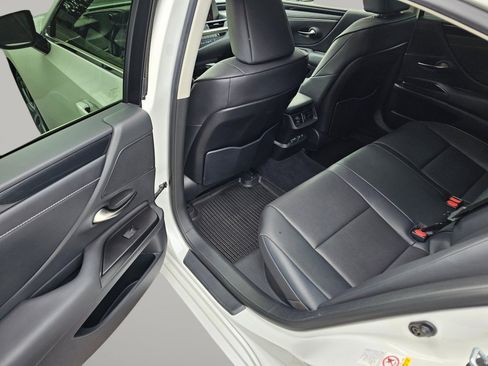 Used 2019 Lexus ES 300h 300h image 23