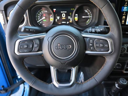Used 2024 Jeep Wrangler Unlimited Sahara AWD/4WD image 24
