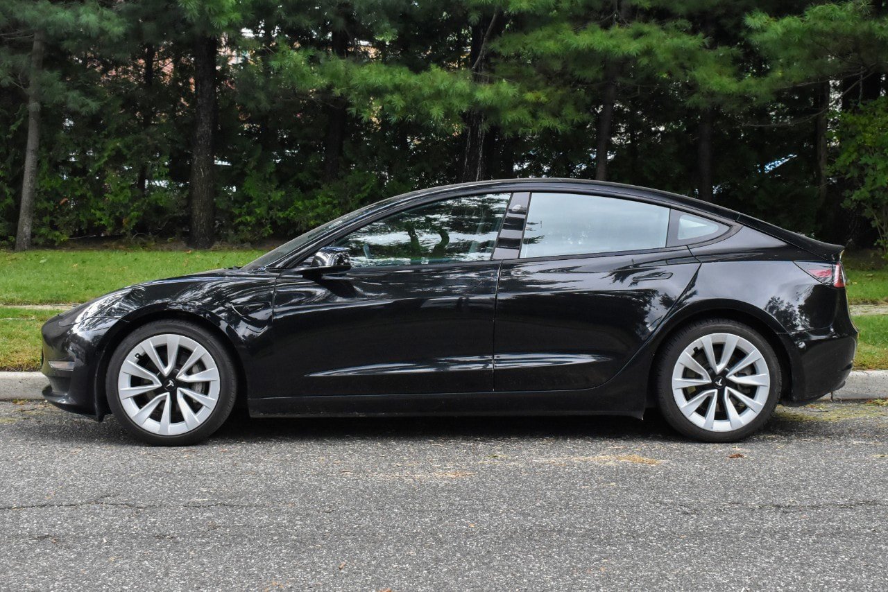 Used 2022 Tesla Model 3 Long Range AWD/4WD image 3