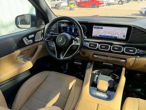 Used 2024 Mercedes-Benz GLS 580 4MATIC image 36