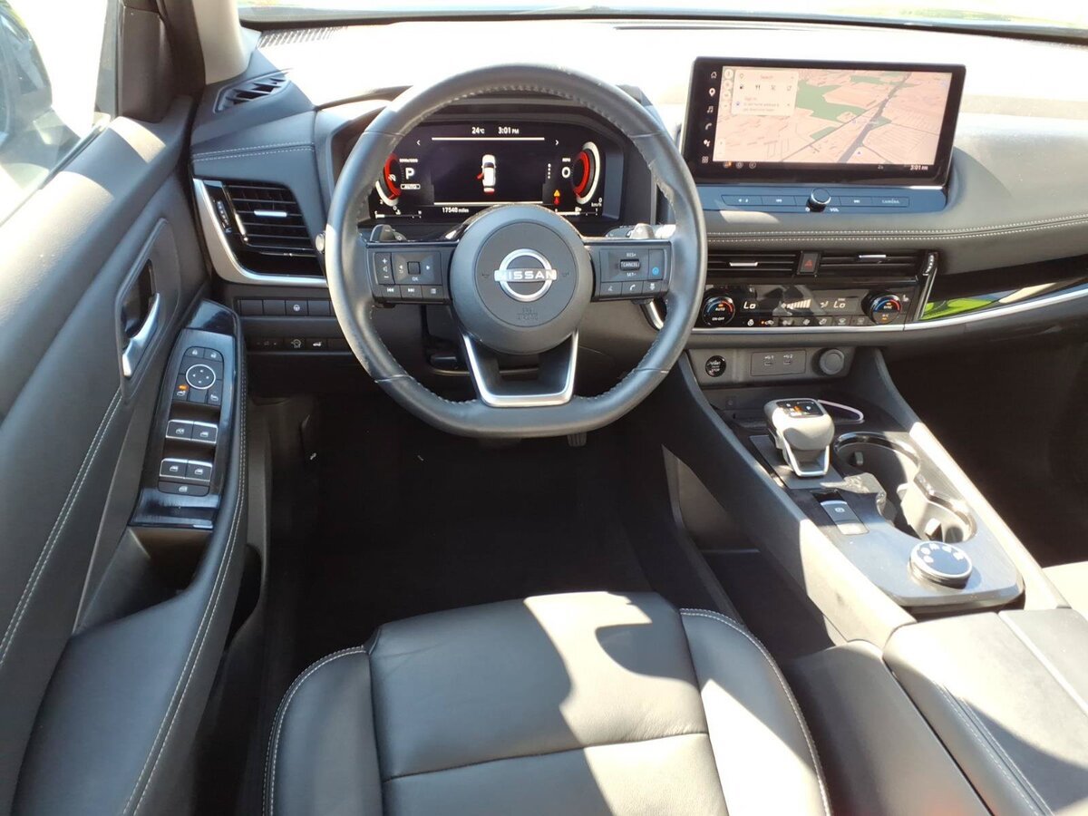 Used 2024 Nissan Rogue SL AWD/4WD image 10