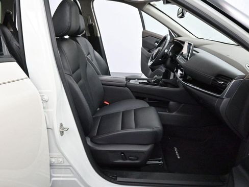 Used 2023 Nissan Rogue SL FWD image 32