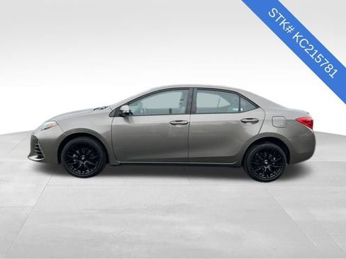 Used 2019 Toyota Corolla SE image 4