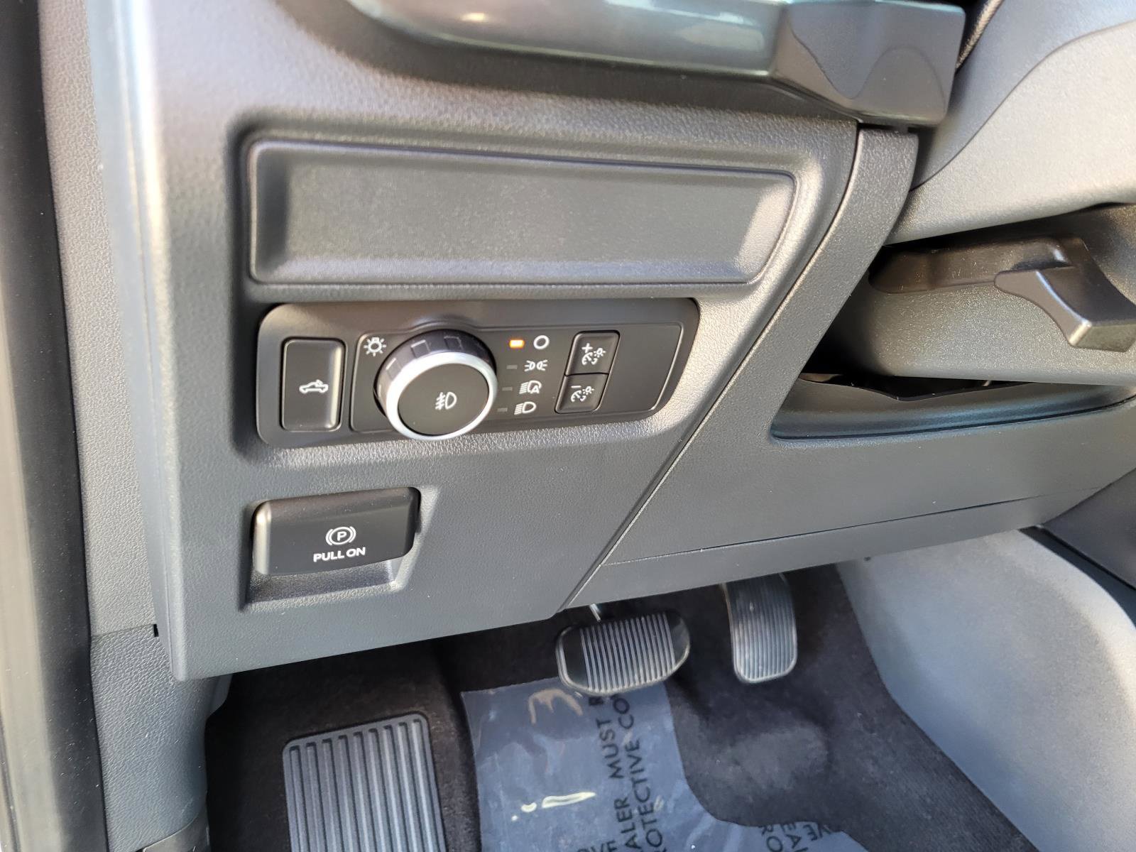 Used 2022 Ford F150 XL w/ STX Black Appearance Package RWD image 23
