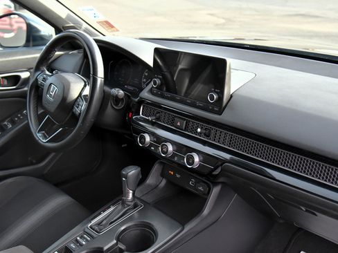 Used 2023 Honda Civic Sport image 40