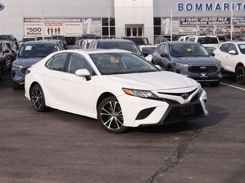 Used 2019 Toyota Camry SE w/ Audio Package image 2