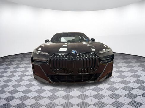 Used 2026 BMW i7 eDrive50 w/ Executive Package image 5