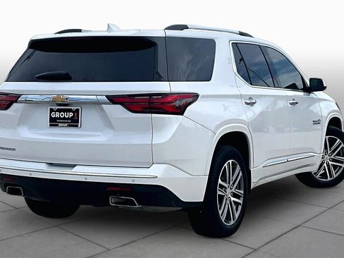 Used 2023 Chevrolet Traverse High Country FWD image 12