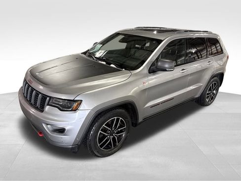 Used 2019 Jeep Grand Cherokee Trailhawk w/ Trailhawk Luxury Group image 9
