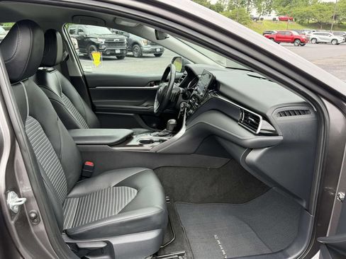 Used 2023 Toyota Camry SE FWD image 11