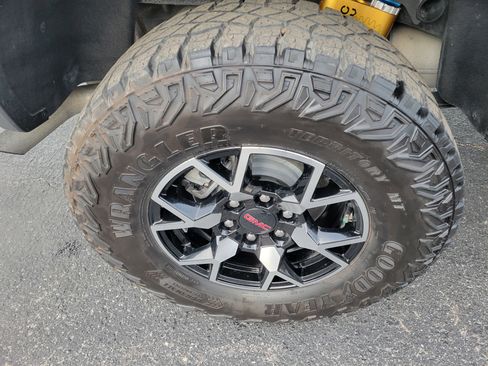 Certified 2024 GMC Canyon AT4X image 46