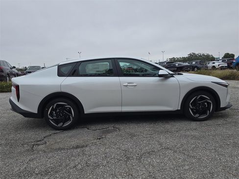 New 2025 Kia K4 EX image 9