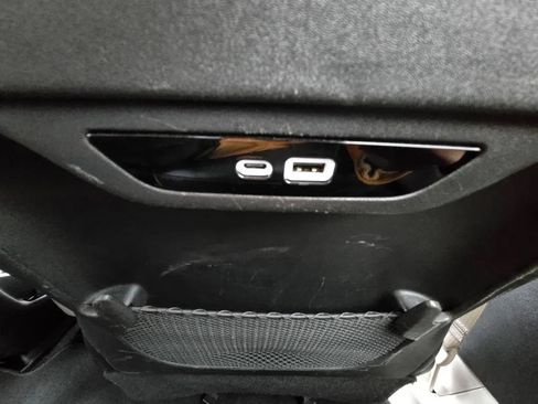 Used 2024 Chrysler Pacifica Select image 29