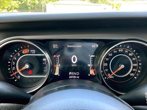 Used 2022 Jeep Wrangler Unlimited Sport w/ Sun And Sound Package AWD/4WD image 9